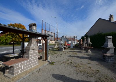 Pronájem pozemku s chatkou a reklamní plochou – centrum Soběslavi